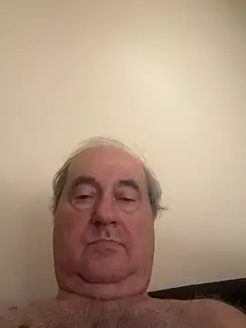 צ'אט XXX בשידור חי של csikar