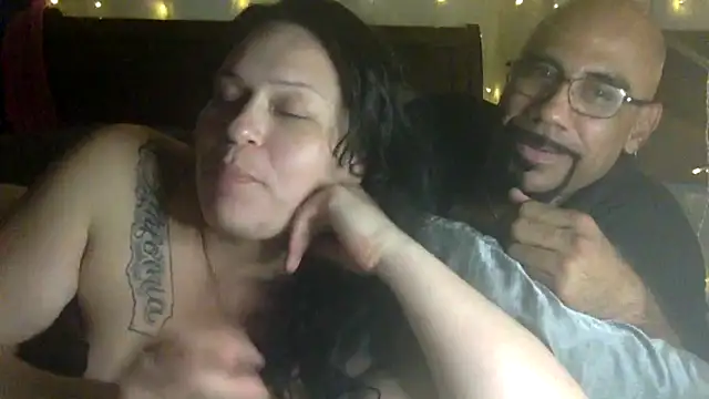 Chat XXX en directo de KinkCave12