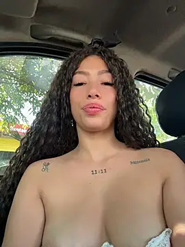 Chat XXX en directo de roxyrougee