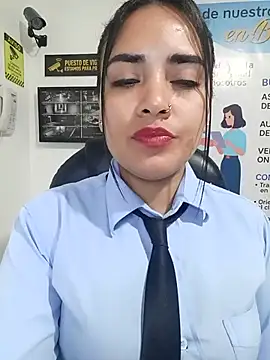 MAYE__13 élő XXX-chatje