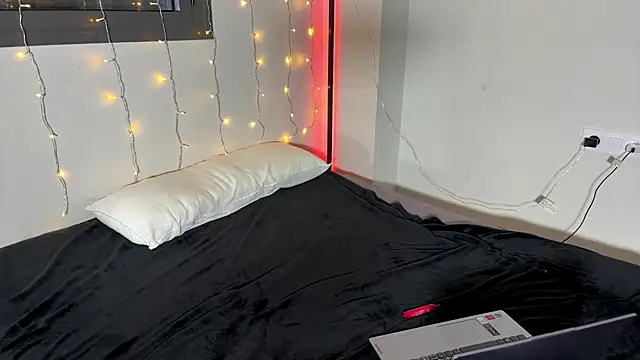 RileyReid18 লাইভ XXX চ্যাট