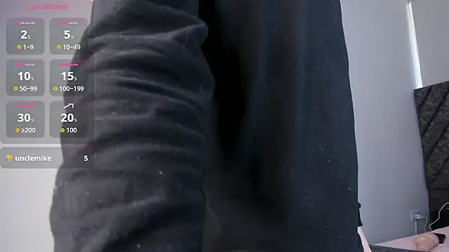 DemonFoxx live XXX chat