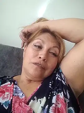 دردشة Kazsandraa الجنسية المباشرة