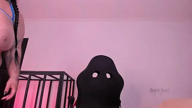 AmberiniHoffman élő XXX-chatje