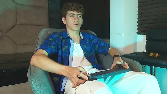 Tyler_Mcrey Chat XXX live