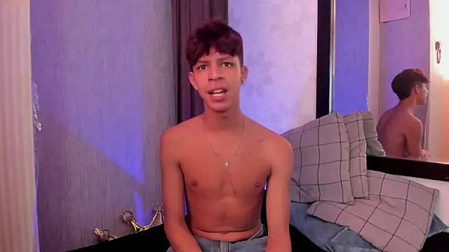 Ethan_qop's Live XXX Chat