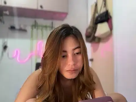 daretolovemee_18's Live XXX Chat