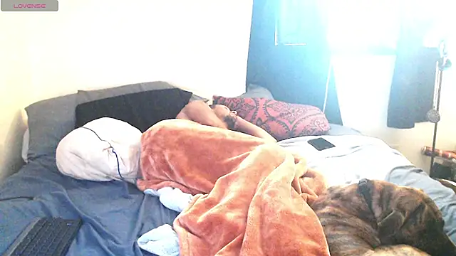 XXX chat uživo modela YoBleez
