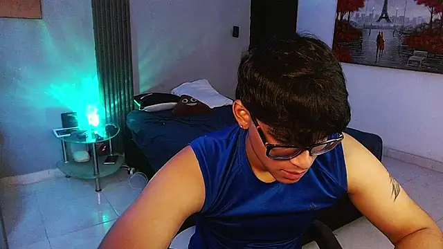 Mr_yisuzz's Live XXX Chat