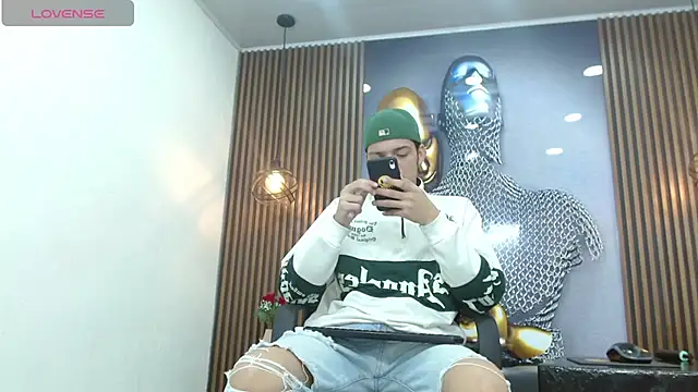 AlejoBussnek's Live XXX Chat