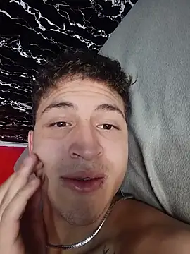 צ'אט XXX בשידור חי של Axel_Romanov