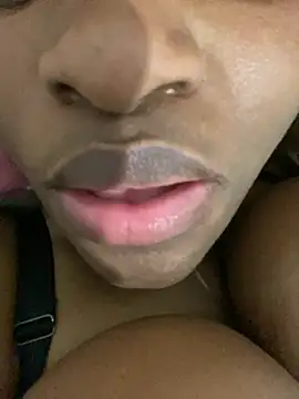 Chat XXX en directo de Blackpinkylips2025