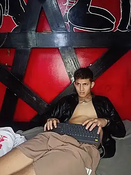 Axel_Romanov XXX чат на живо