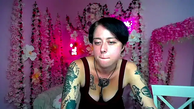 Adelin_R's Live XXX Chat