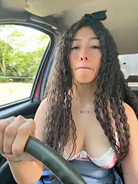 roxyrougee XXX чат на живо
