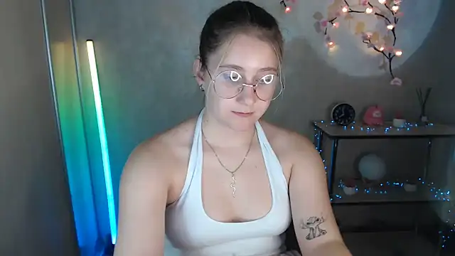 Milka_kamila Adlı Modelin Canlı XXX Sohbeti