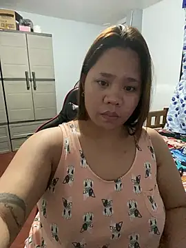 Chat XXX en directo de -CLARAMommy-