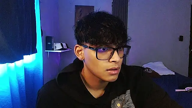 Mr_yisuzzのライブXXXチャット