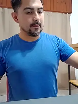 Bradd_32のライブXXXチャット