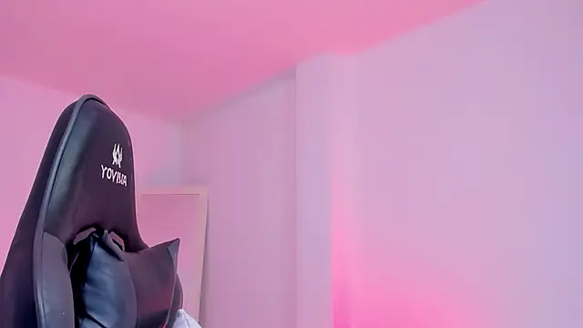 sophierooy22's Live XXX Chat