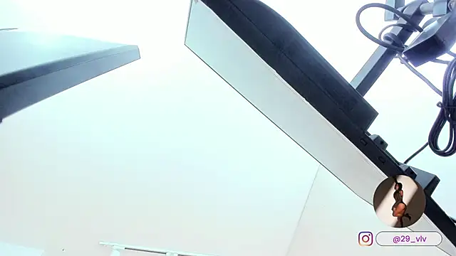 valirya_devote Chat XXX in diretta