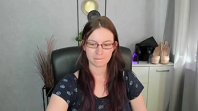 XXX chat uživo modela emmaxDelight