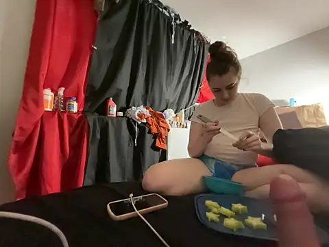 Snowbunnycake_131's Live XXX Chat