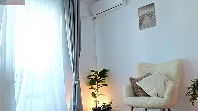 JullyFox Chat XXX live