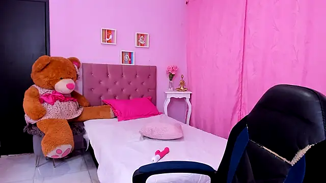 XXX chat uživo modela zara_cute
