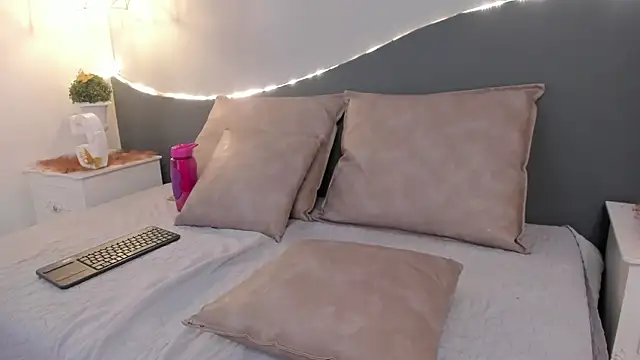 CannelaSmith's Live XXX Chat