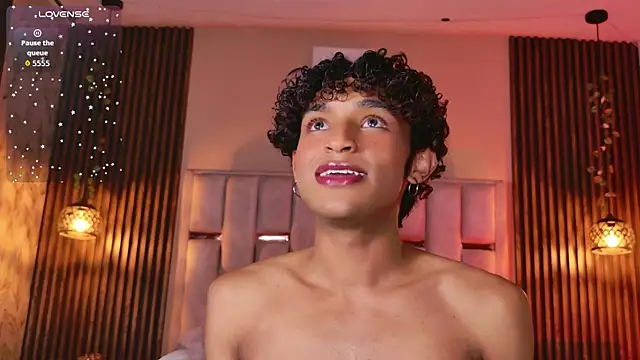 Aaron_Wiinter live XXX chat