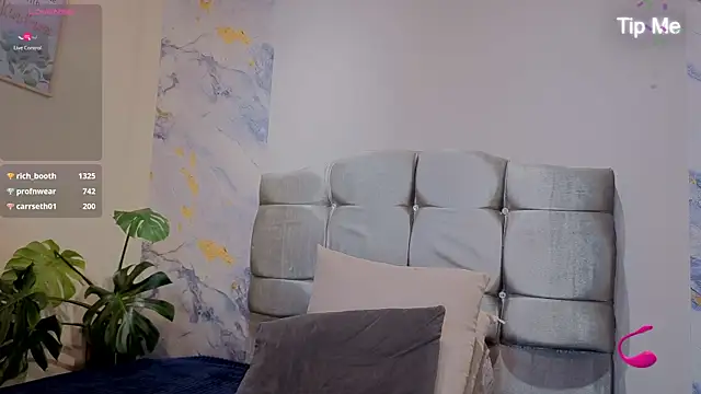 Un_Sluttyy élő XXX-chatje
