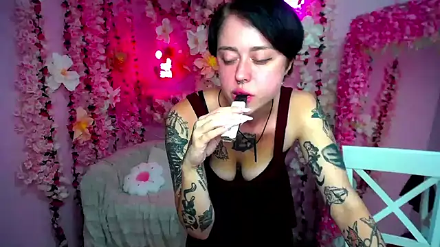 Adelin_R's Live XXX Chat