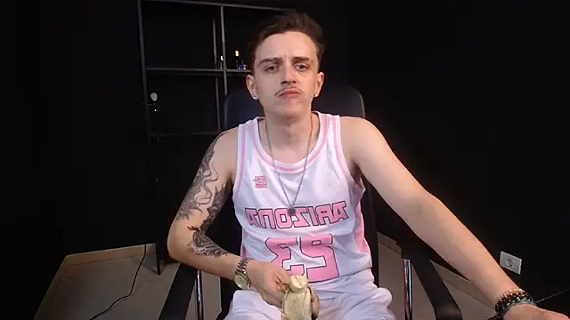 Chat +18 de FelixStarkk ao vivo