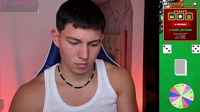 Онлайн чат XXX JamesCr_