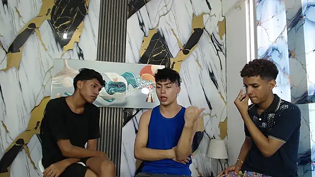 VERY_HOT_GUYS Adlı Modelin Canlı XXX Sohbeti