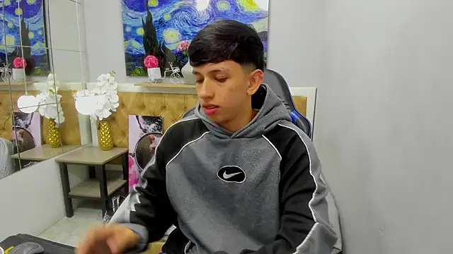 AdrianFranko's Live XXX Chat