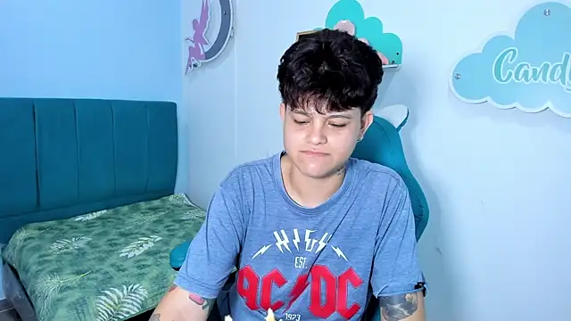 Chat +18 de nataly_0303 ao vivo