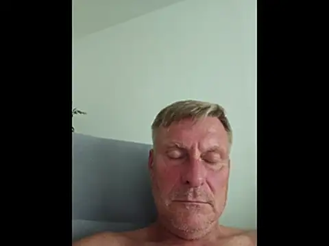 johnnym1 – Live XXX-chat