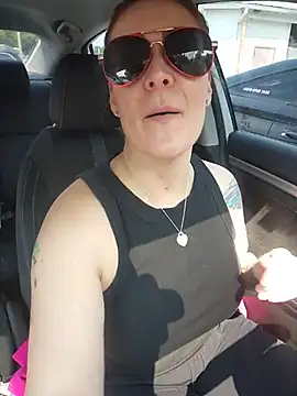 Chat XXX Live HollyTattoo