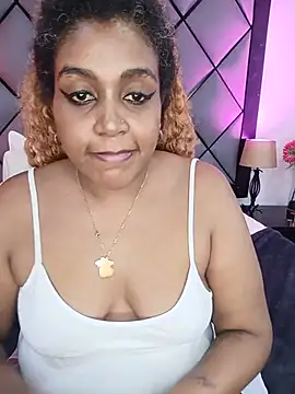 Chat +18 de ELLA_KELLY ao vivo