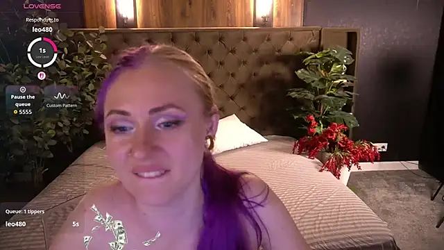 DramaQuenns' Live XXX Chat