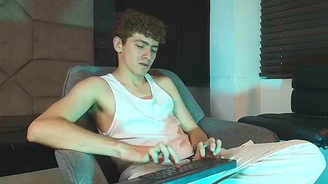 Tyler_Mcrey live XXX chat