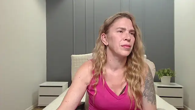 TessaDaybreak's Live XXX Chat