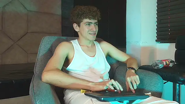 Chat XXX en directo de Tyler_Mcrey