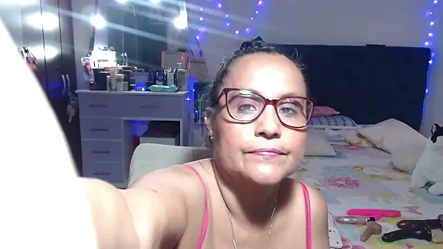 pervert_mommy_'s Live XXX Chat