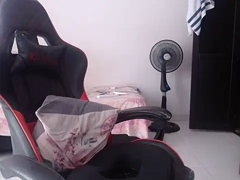 دردشة Adriana_0312 الجنسية المباشرة