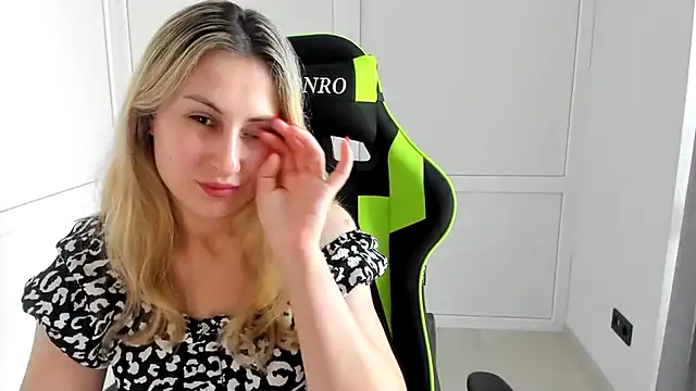MissLunariaa Chat XXX live