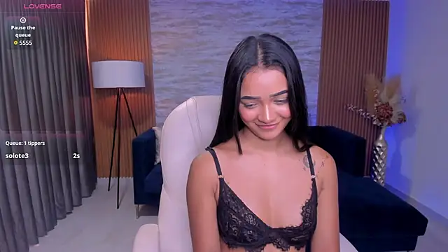 kylie_collins Adlı Modelin Canlı XXX Sohbeti