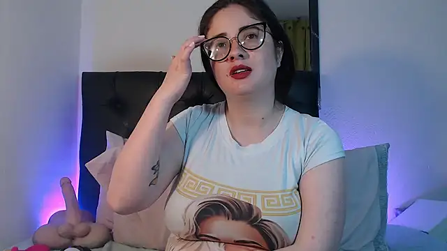 KrystalAdams Adlı Modelin Canlı XXX Sohbeti